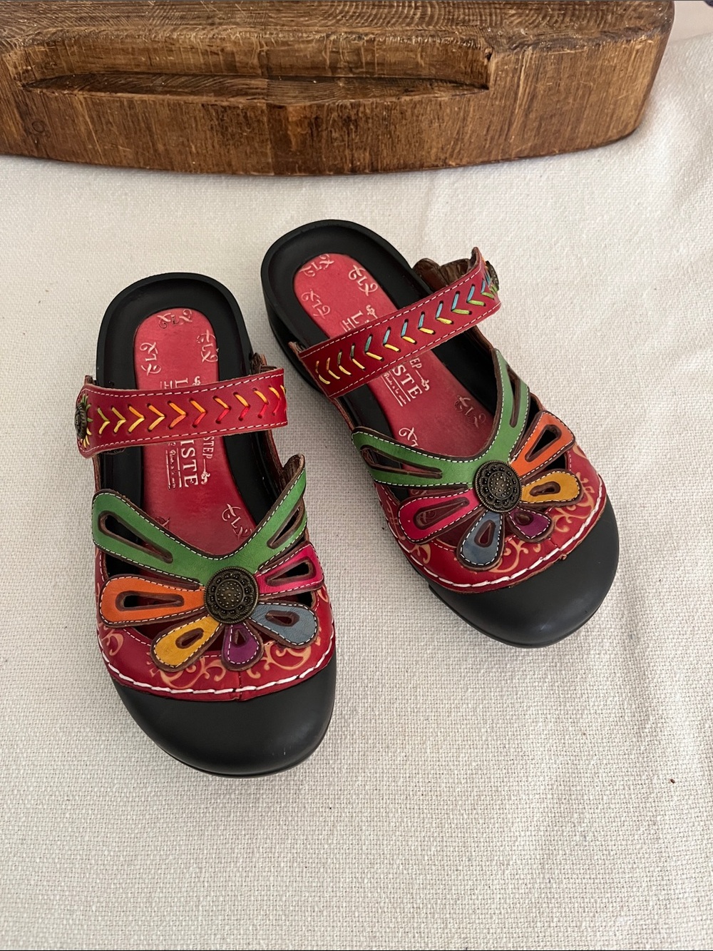 L'Artiste Multicolor Floral Leather Slide Mules - Red/Green